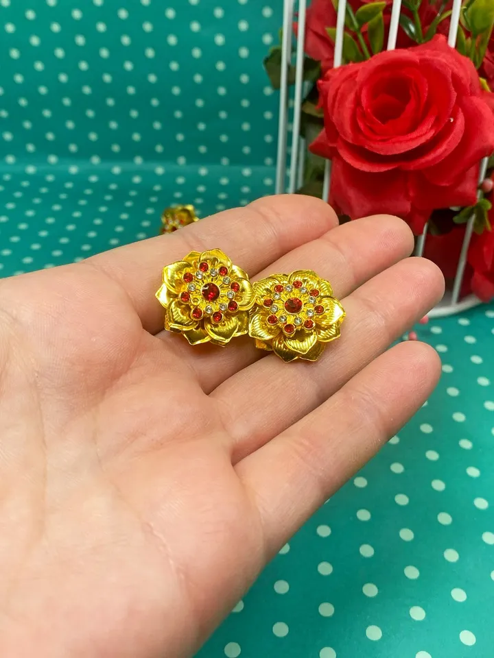 Set of jewelry with red rhinestones. Handmade. Jewelry.