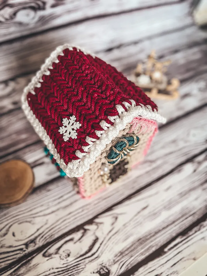 Gingerbread house crochet pattern PDF, basket with lid, Christmas ornament, hanging decoration digital instant download
