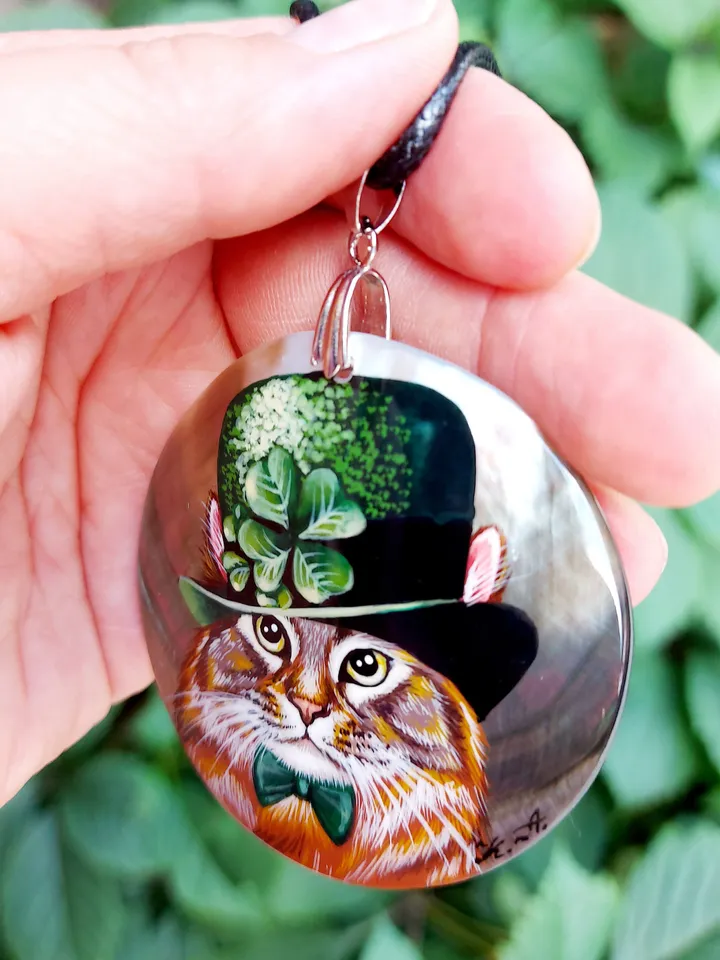 Pearl pendant necklace: St. Patrick's Cat in Green Hat • Orange cat hand painted on lacquer pendant • Unique jewelry for St. Patrick's day