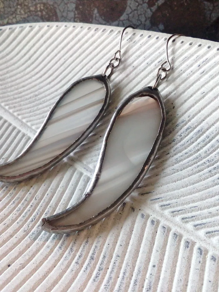 Wavy earring, simple stained glass earrings, transparent curle earrings, kawaii Dangle earrings