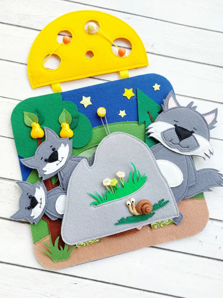 Educational tablets for studying the life of forest animals.