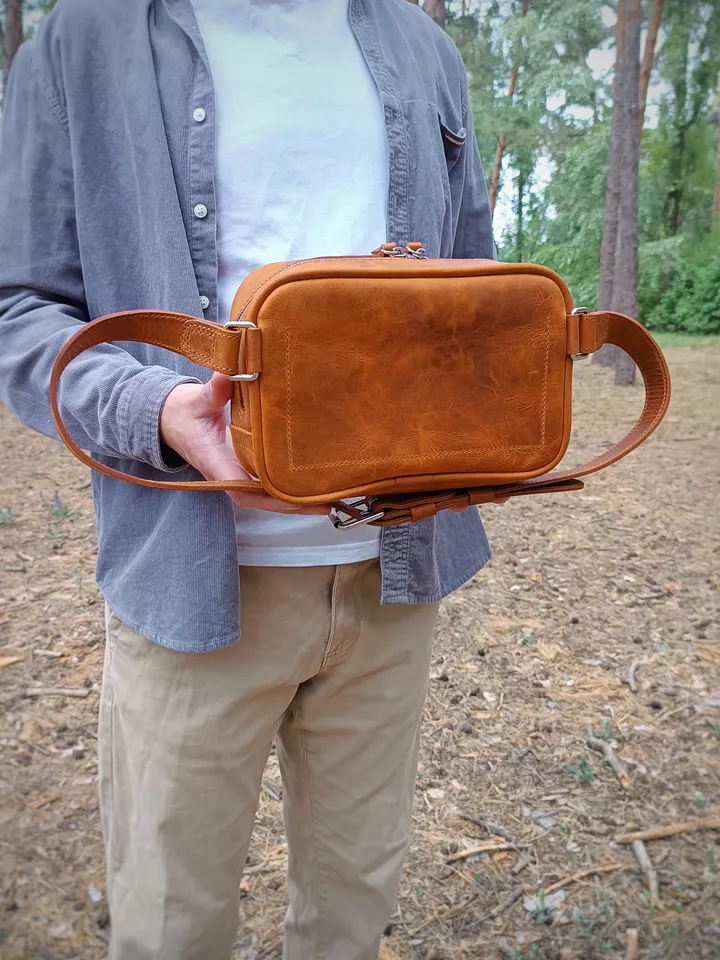 PDF Pattern for men's chest bag - pattern for men's sling bag - Download PDF & video TUTORIAL Punch pitch 4 mm.