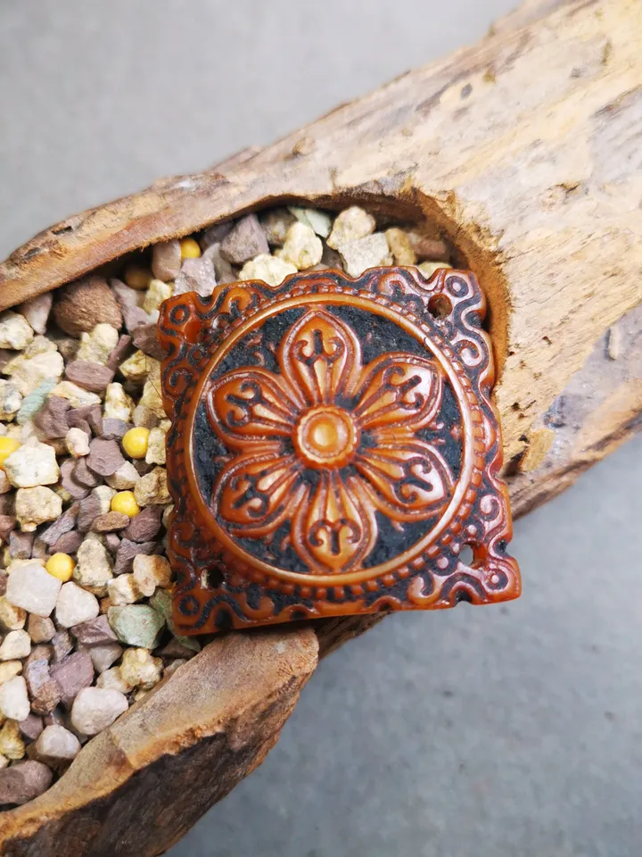 Gandhanra Yak Bone Carved Mandala Amulet Badge, Tibetan Buddhist Prayer Wheel Pendant,Dharma Chakra