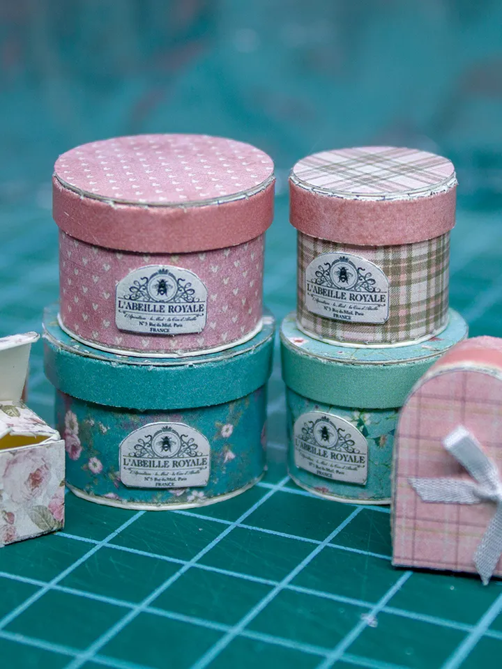 TEMPLATE Miniature Valentine's round and heart boxes for 1:12 scale dollhouse