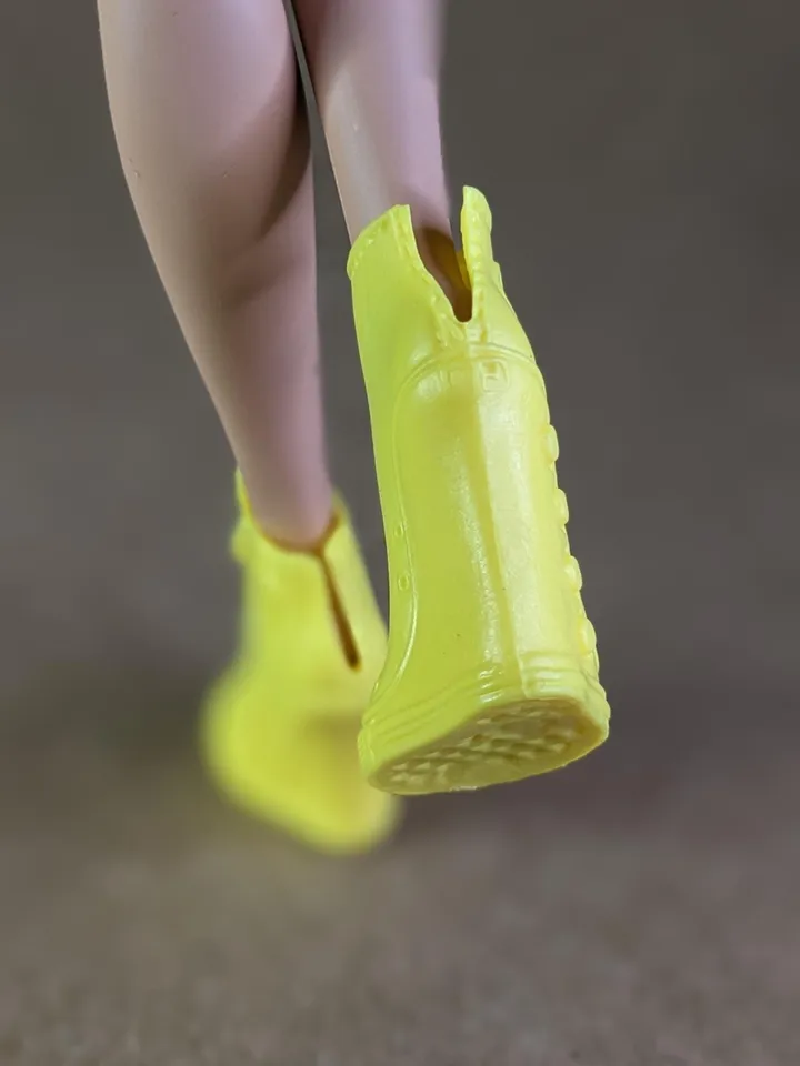 Yellow wedge heel boots for 11 inch female dolls (MH g1, g2 or EAH)