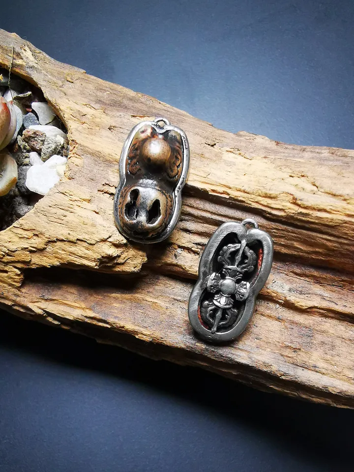 Gandhanra Tibetan Buddhist Amulet,Origional Snow Lion Pendant,Buddhist Talisman,Inlaid with Sliver