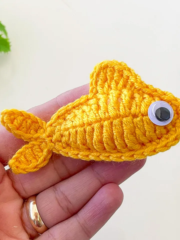 Crochet Fish Keychain Pattern, Amigurumi Fish Keyring PDF, DIY Small Animal Plush, Handmade Ocean Animal Toy, Cute Crochet Gift