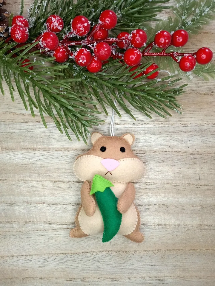 Hamster toy, felt toy, Hamster with a pod of peas, Thrifty hamster toy for child