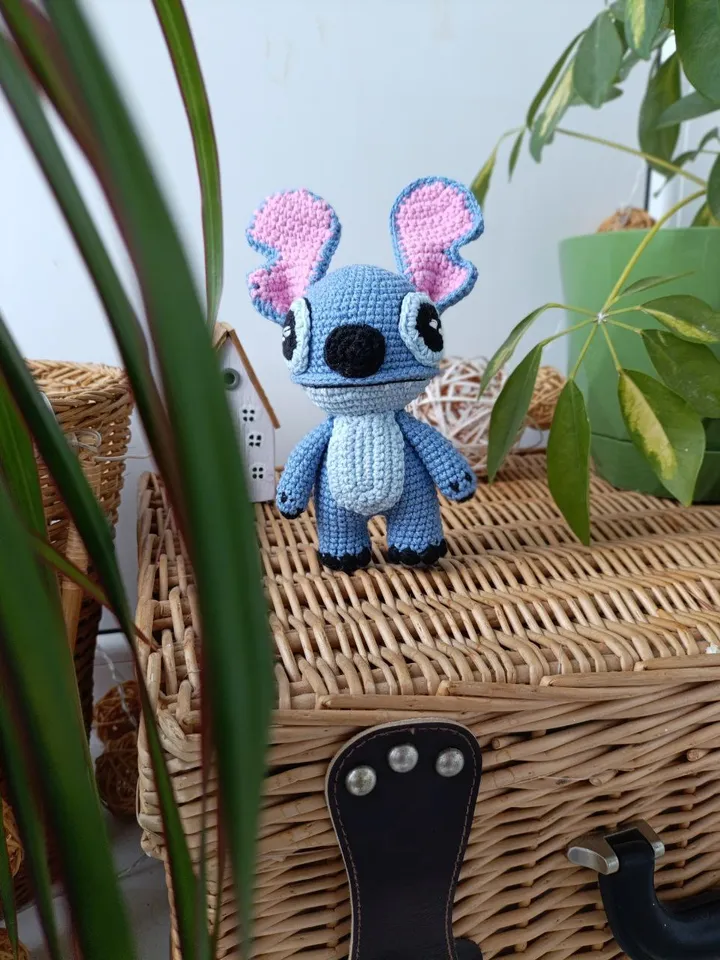 Amigurumi Stitch crochet pattern. Amigurumi PDF pattern blue alien.