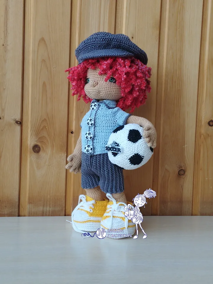 Crochet pattern Footballer doll. Amigurumi pattern