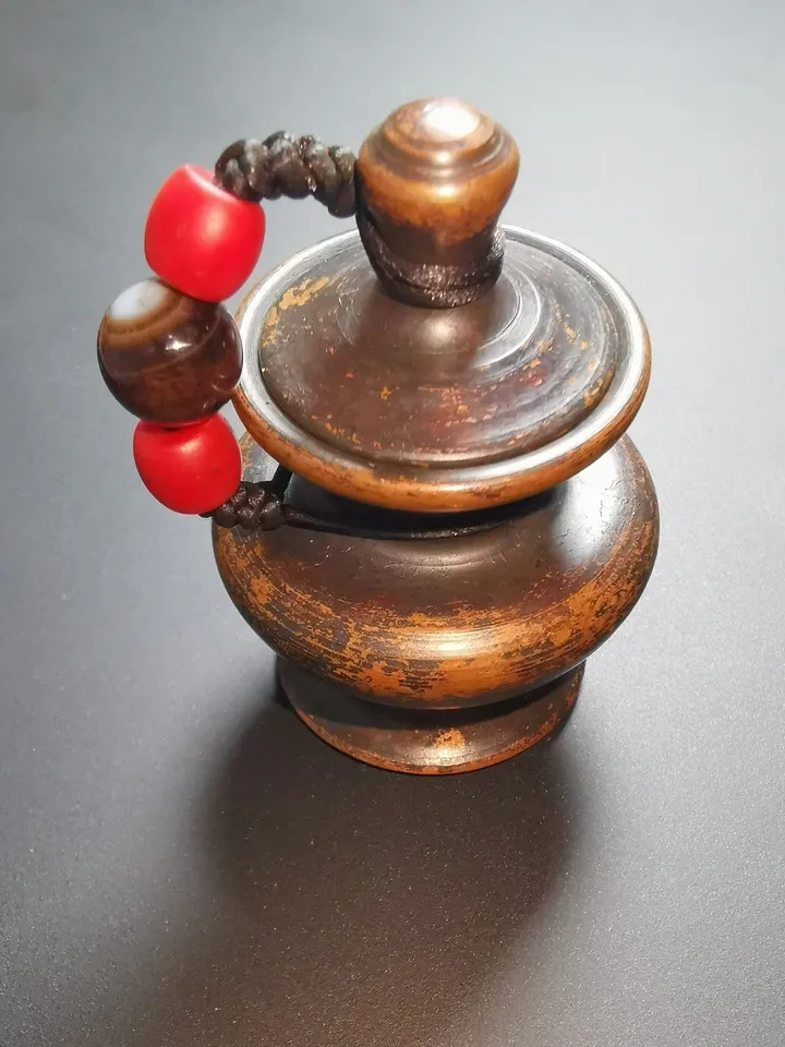 Gandhanra Vintage Mini Copper Jar with Lid,Handmade in Tibet, for Collectibels and Ornament