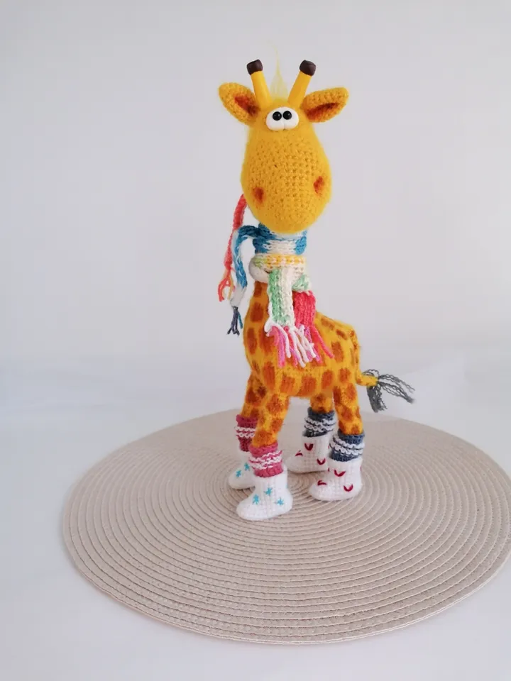 cute crochet giraffe