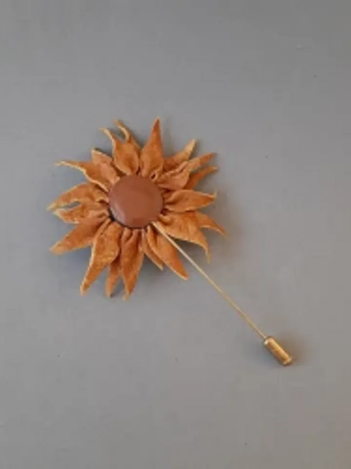 Sunflower men's lapel pin Leather boutonniere for him 3rd anniversary gift, art.8