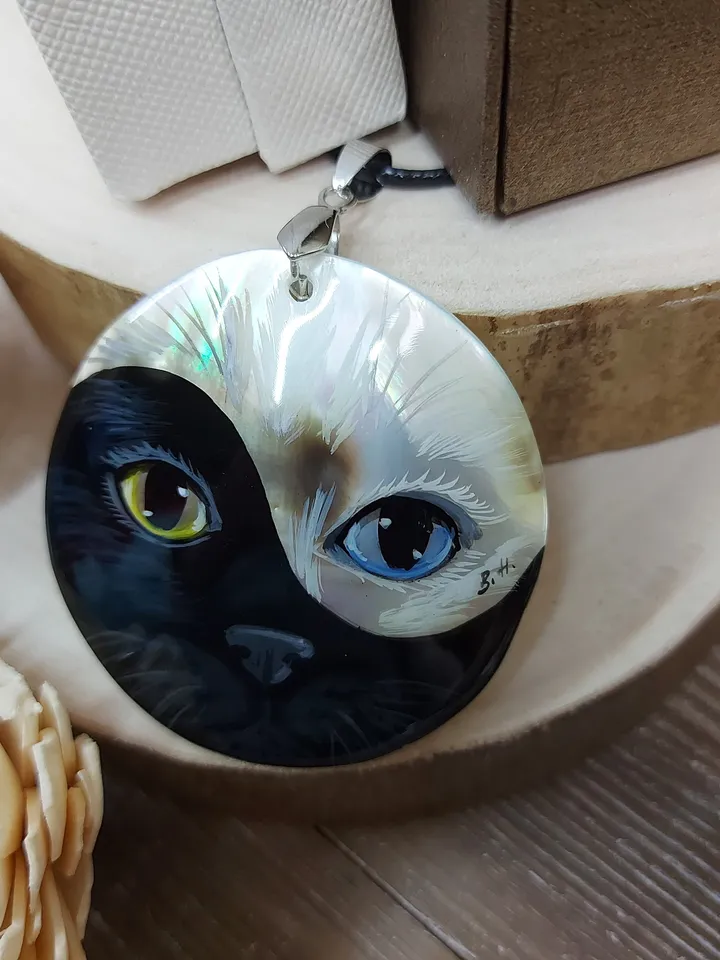 Pearl pendant necklace: Yin-Yang Black and White Cat. Handmade jewelry painted on lacquer shell. Dainty pendant for beautiful modern girl