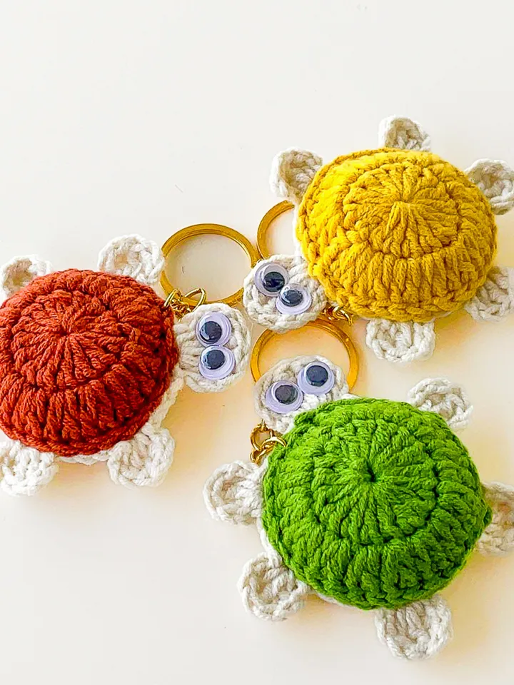 Crochet Turtle Keychain Pattern, Easy Crochet Keychain PDF Tutorial for Cute Handmade Turtle Bag Charm Gifts, Instant Download