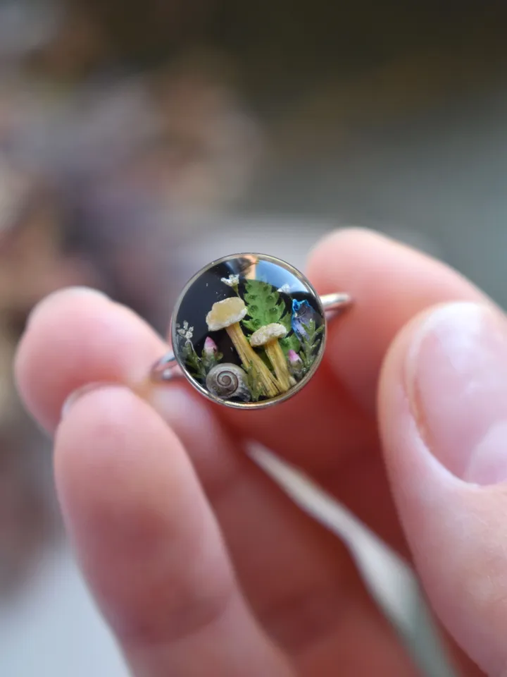Real mushroom ring. Ring with a real mushroom in resin. Adjustable Mushroom glade ring.