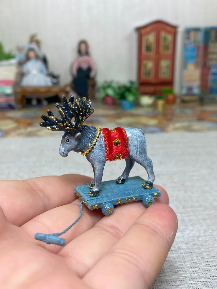 Christmas elk on a cart. Dollhouse miniature. 1:12. Toy for a doll.