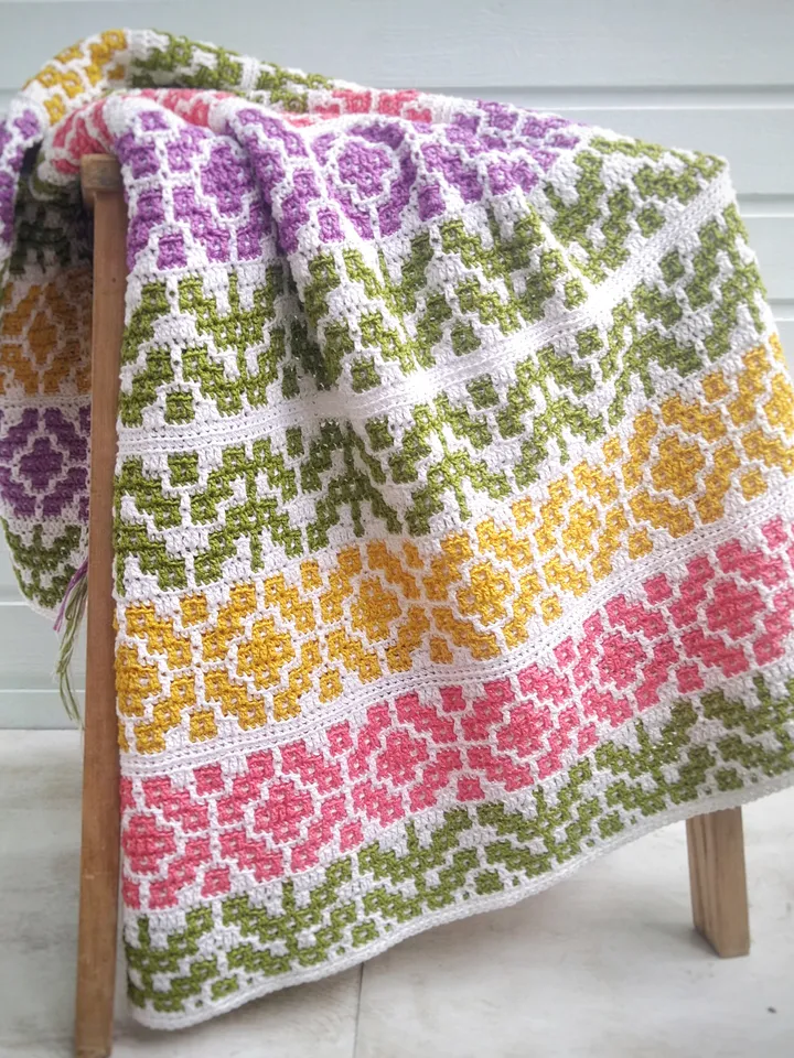 Crochet Floral Blanket Pattern with Overlay Mosaic Technique