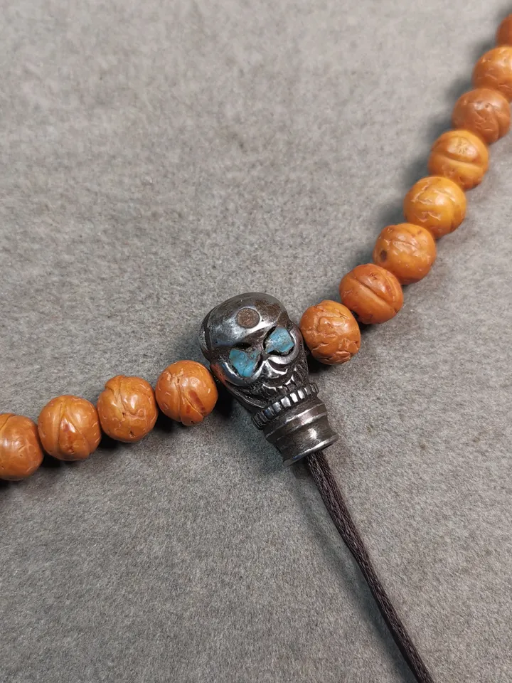 Gandhanra Tibetan Cold Iron Guru Bead,Skull Shape T-drilled 3-Hole Prayer Bead,Mala Bead,Connector Bead for Buddhist Bead Accessories