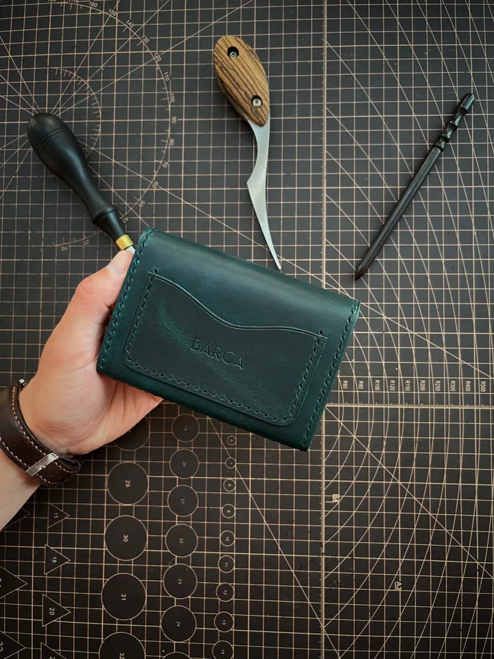 Pattern of a mini women's wallet - Pattern of a leather wallet - Download PDF & video TUTORIAL. Punch pitch 5 mm.