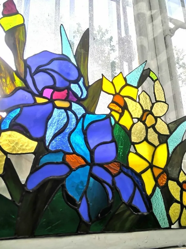 Primrose Corner: Tiffany Overlay Stained Glass, Tiffany Stained Glass: Primrose Corner Accent, Overlaid Primrose Corner, Tiffany Glass Art: Primrose Corner Overlay, Tiffany-Style Stained Glass: Primrose Corner Piece