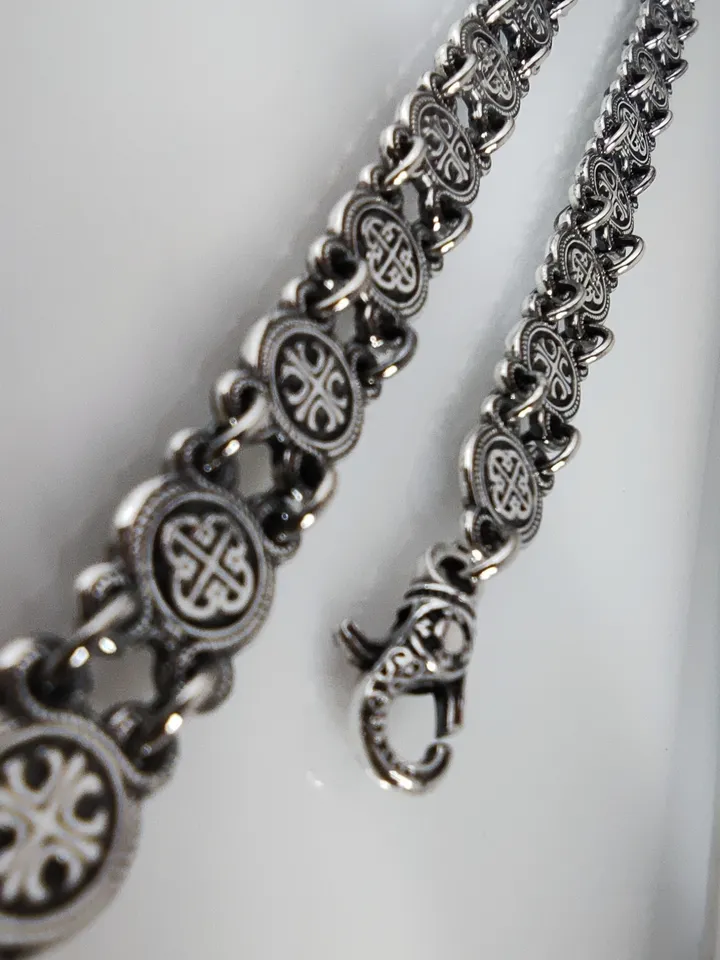 Beautiful chain or bracelet