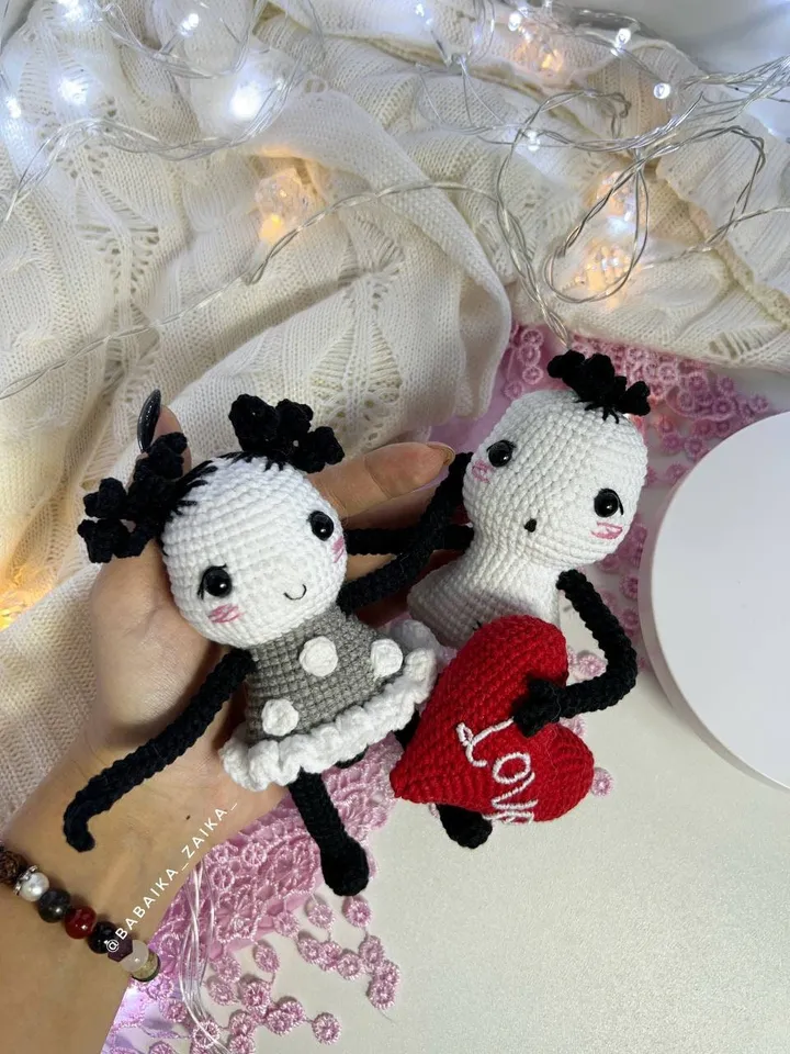 PDF Dolls in Love Crochet Pattern, Amigurumi Couple, Valentine's Day Gift, Crochet Doll Boy and Girl, Heart Pattern, Cute Small Toy PDF