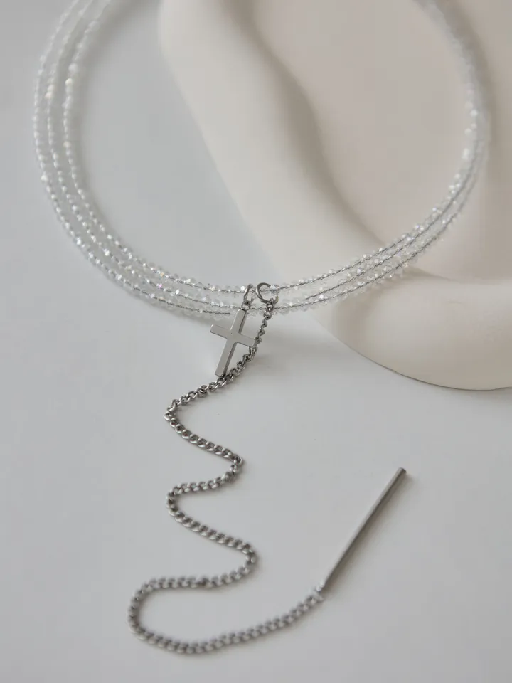 Three-turn choker made of glass beads