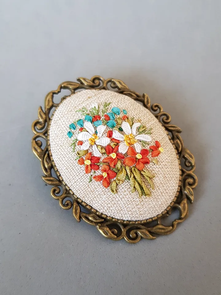 Hand embroidered brooch for her, embroidery jewelry, Mother day gift, ribbon embroidery,art.29