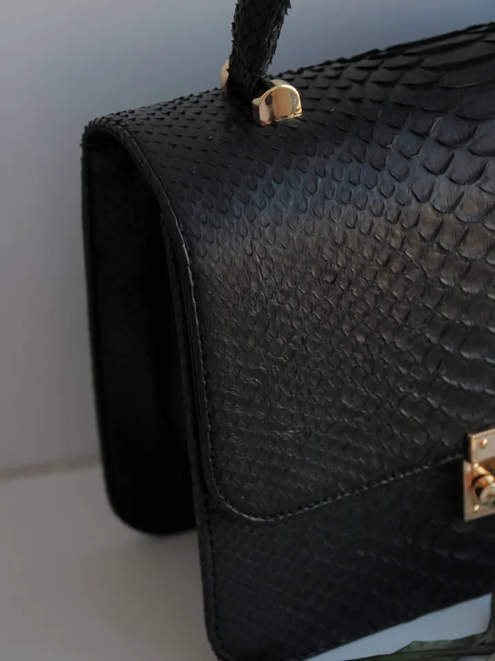 Genuine python skin classy woman bag | designer leather bag | woman hadle bag | chain crosshandle elegant snake bag | Snake print purse
