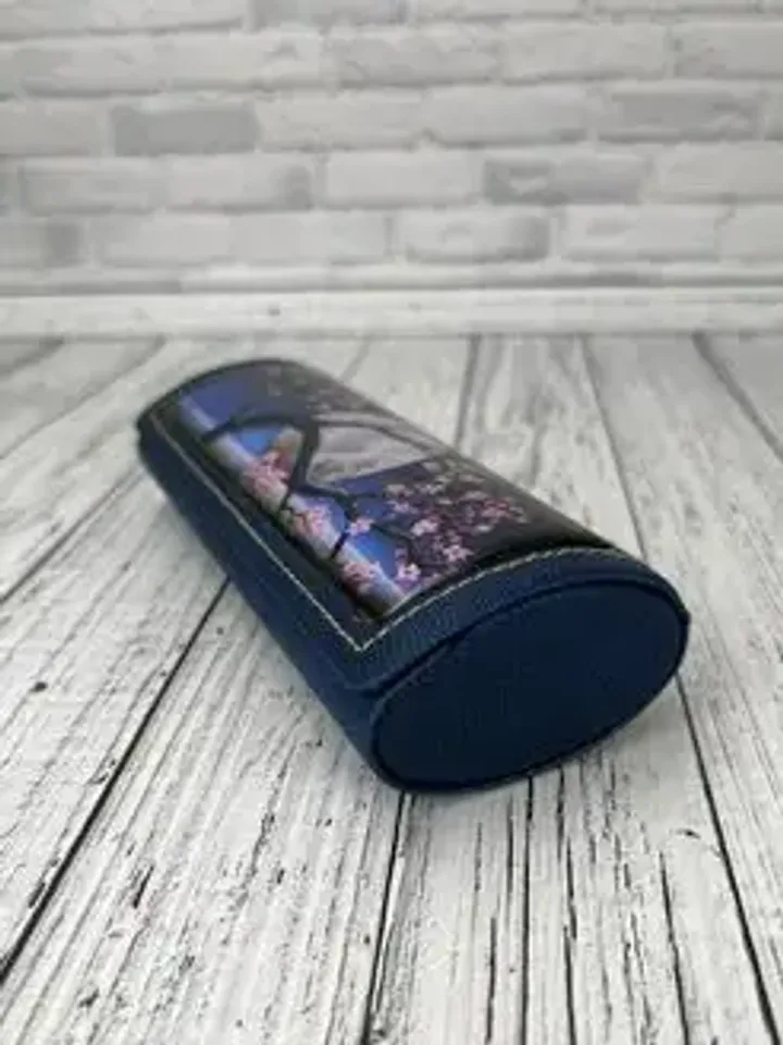 Hard case for glasses with magnet (No. 372)