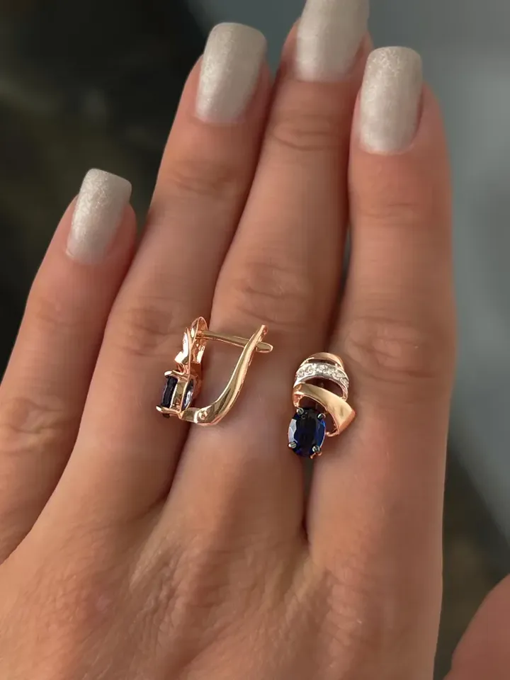 Earrings jewelry Silver gold plated 925 assay value with corundum sapphire