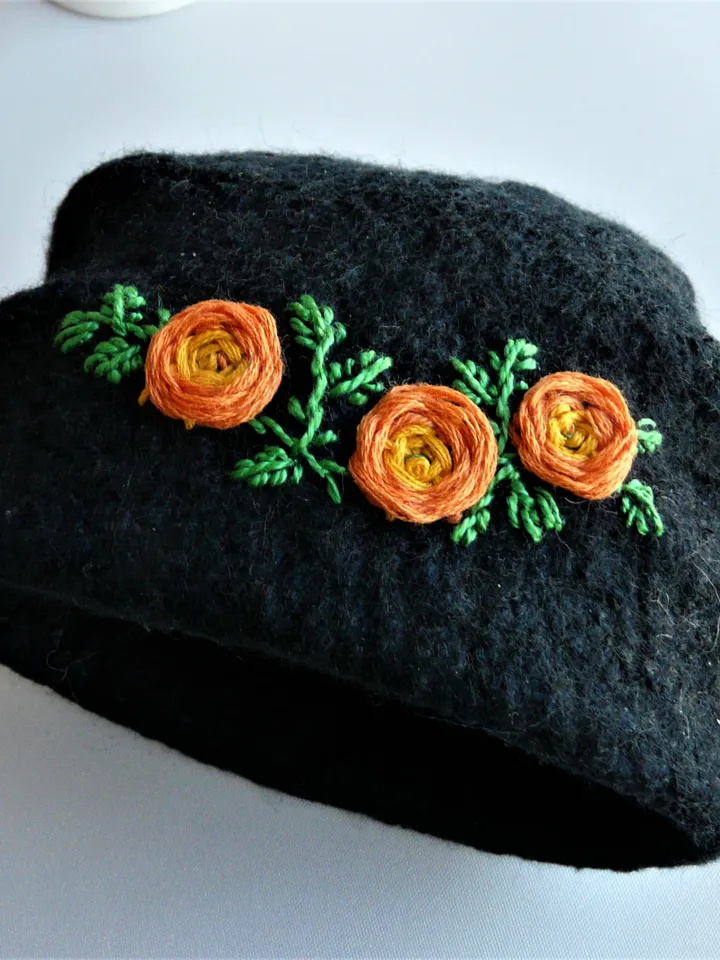 Blythe hat with embroidery