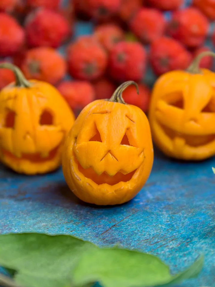 TUTORIAL Miniature Halloween pumpkins with polymer clay