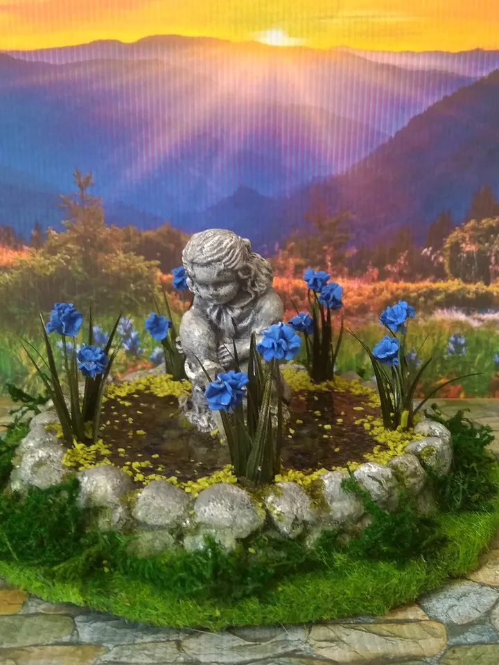Pond for a doll's garden. 1:12. Handmade pond. Pond with irises and a statue in the middle.