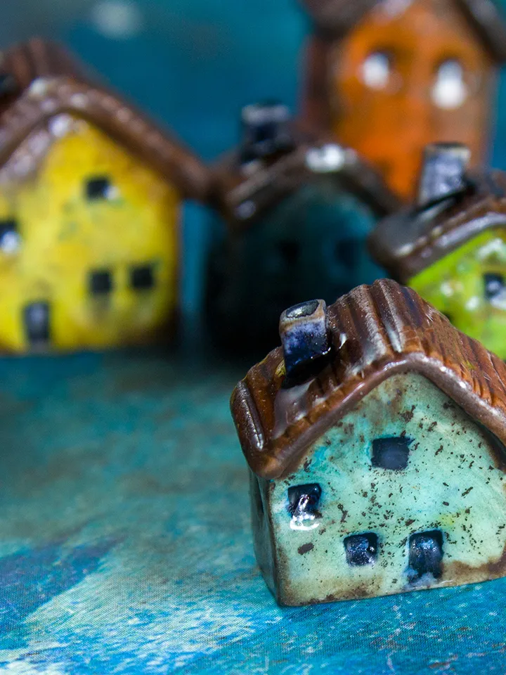 TUTORIAL Miniature faux ceramic houses with polymer clay