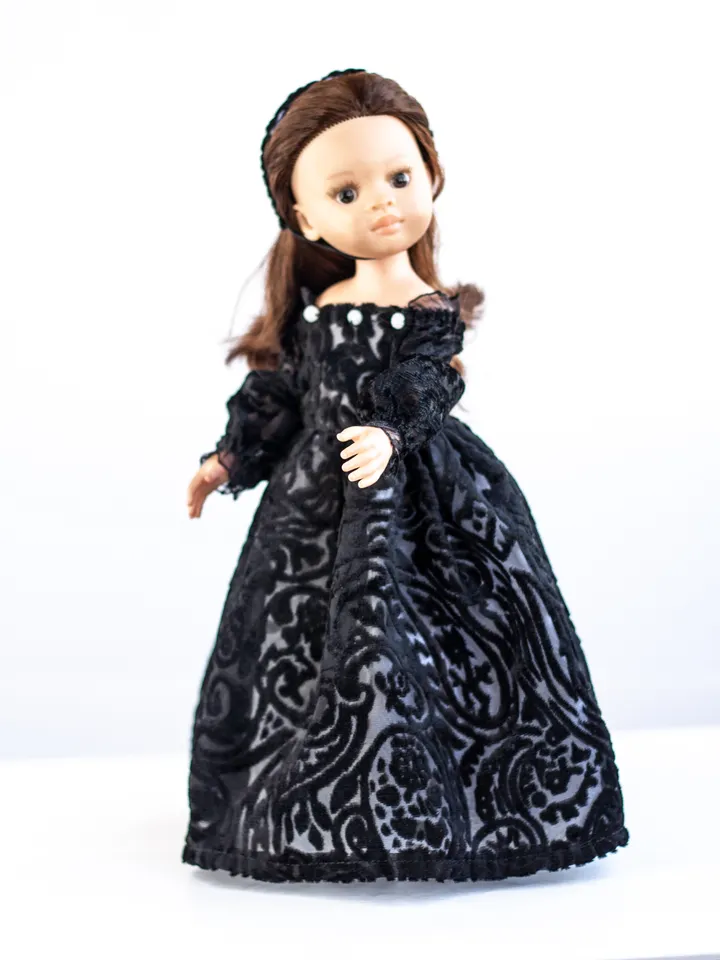 Black lacey velvet dress and hat for Dianna Effner Little Darling, Paola Reina, 13 inch dolls, waist 13 - 14,5 cm