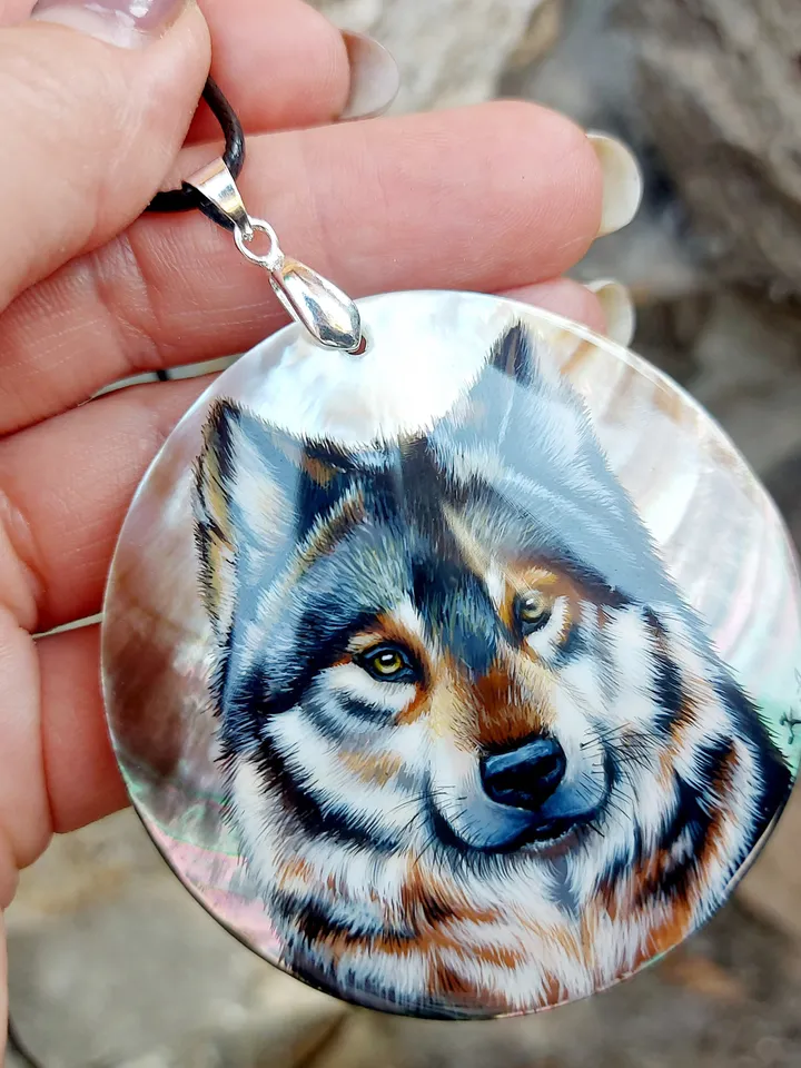 Miniature Hand Painted Beautiful Pearl Wolf Pendant Mother of Pearl Russian Necklace Magic Painting Fine Art Jewelry Fedoskino
