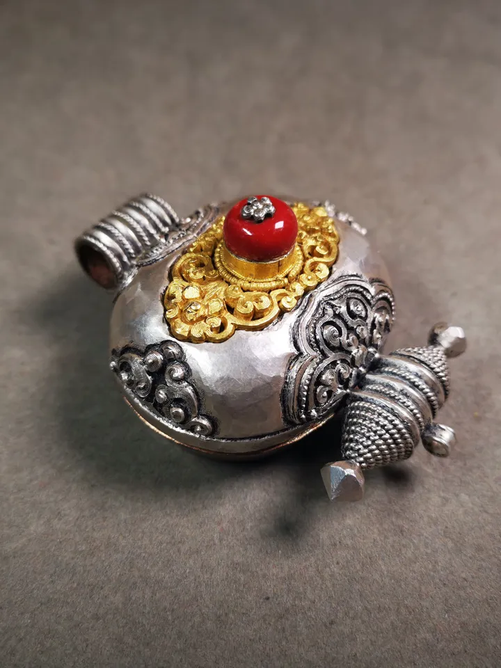 Gandhanra Handmade Gau Ghau Shrine, Chiseled Mini Tibetan Buddhist Altar Amulet Pendant,Made of Sterling Silver,Copper,Agate