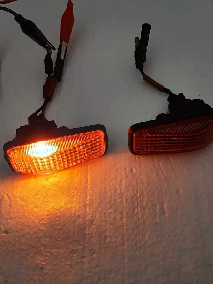 JDM HONDA CIVIC 88-91 (EF2-EF9,CRX) AMBER SIDE MARKER LIGHTS OEM