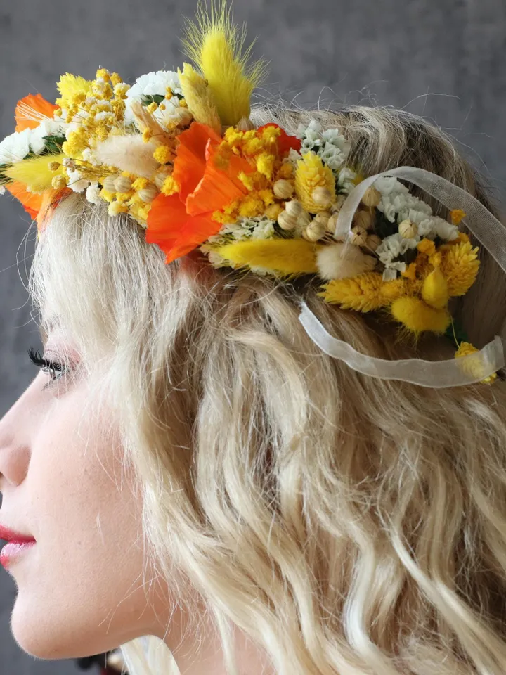 Dried natural flower crown, Rustic Poppy Flower and Herb Headpiece – Ideal for Special Occasions and Daily Wear