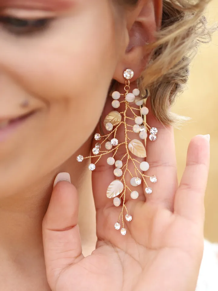 Opal Boho Wedding Earrings, Champagne Gold Wedding Earrings, Boho Bridal Jewelry, Chandelier Statement Earrings, Gift for Her, Jewellery