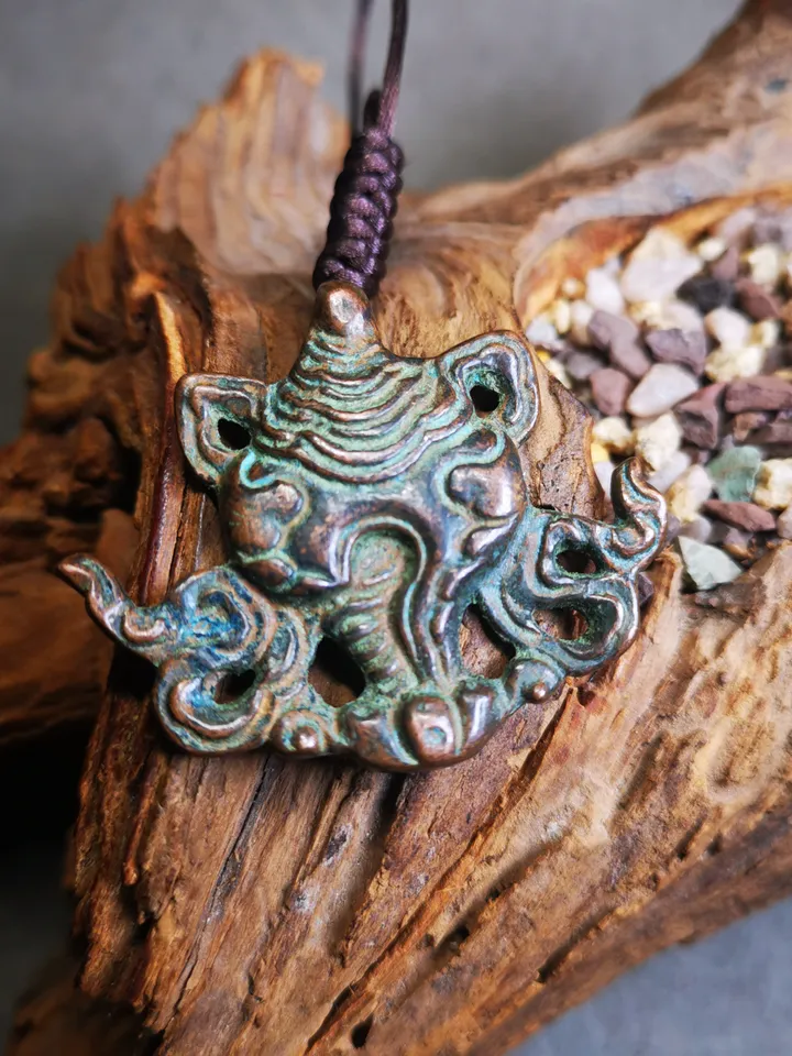 Gandhanra Acient Shankha(Divine Conch) Badge,Tibetan Buddhist Protective Amulet Pendant,Made of Brass