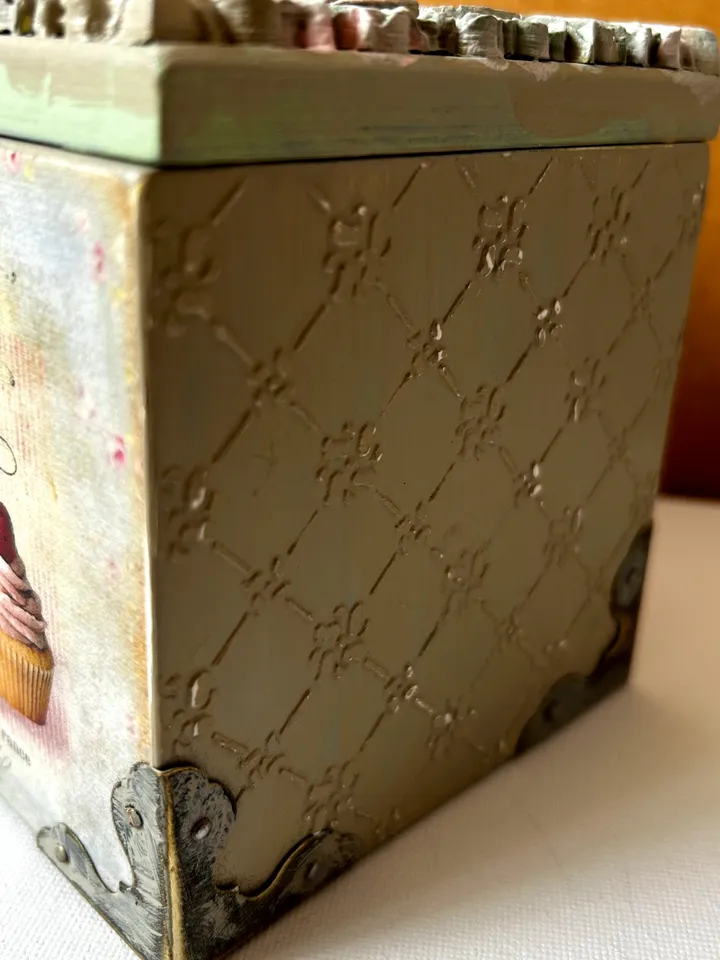 Decoupage boxes in vintage style with cupcakes - Unique Home Decor, Vintage-Inspired Decoupage Decorated Storage Box - Shabby Chic Organizer