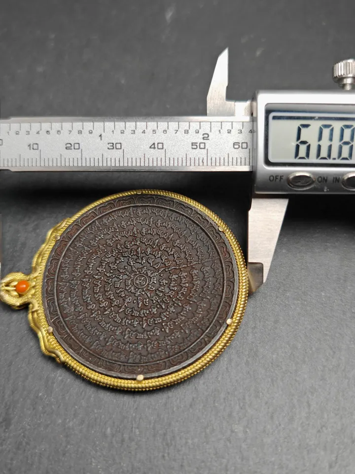 Gandhanra Handmade Tibetan Buddhist Amulet,Om Mani Padme Hum Badge Pendant,Mantra of Chenrezig,Protective Charm2.52"