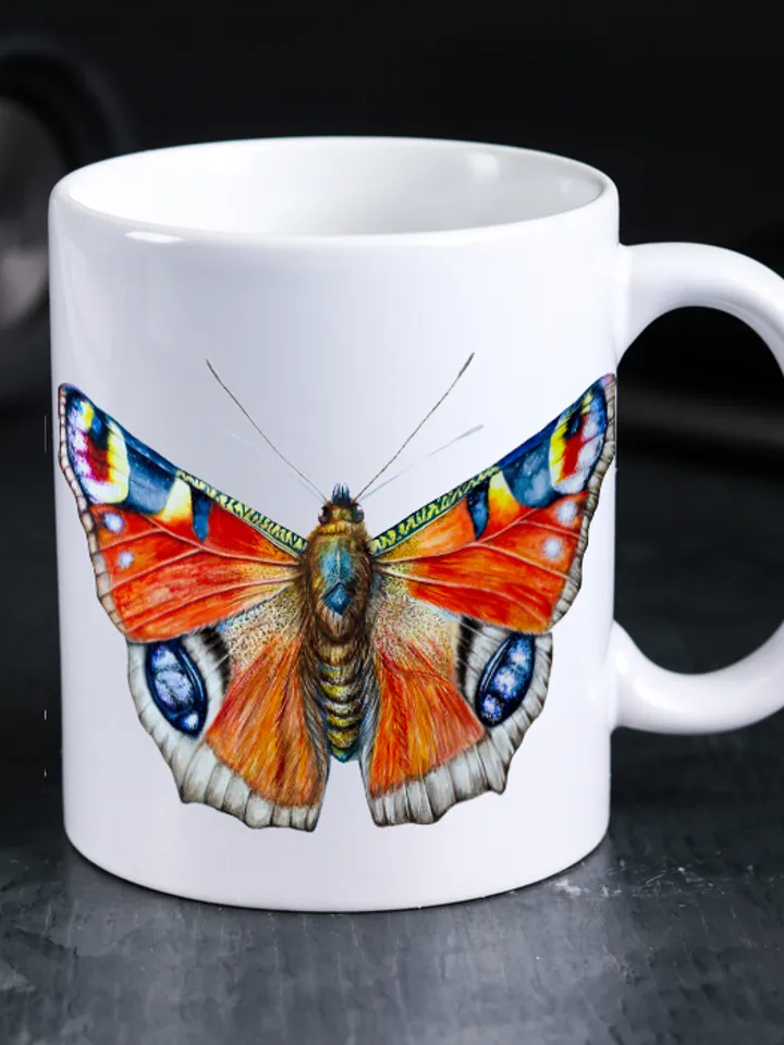 Butterfly Aglais io, effect eye