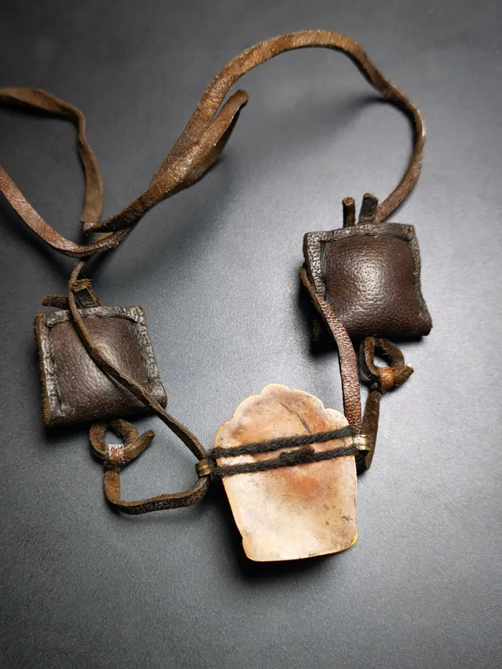 Gandhanra Antique Handmade Gau Ghau Shrine, Mini Tibetan Buddhist Altar Amulet Pendant,80 years old