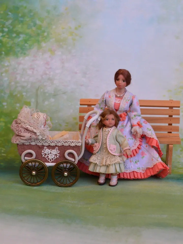 Miniature lady doll for Victorian dollhouse in 1/12 scale.