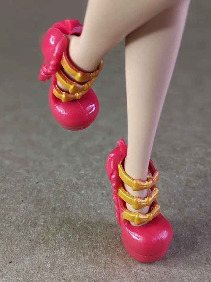 Red shoes with high heels for 10.5 inch female dolls (MH, EAH)