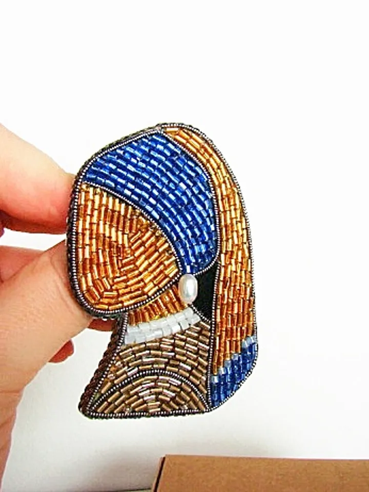 Girl with a pearl earring brooch, embroidered brooch, beaded brooch, art pin, jewelry design